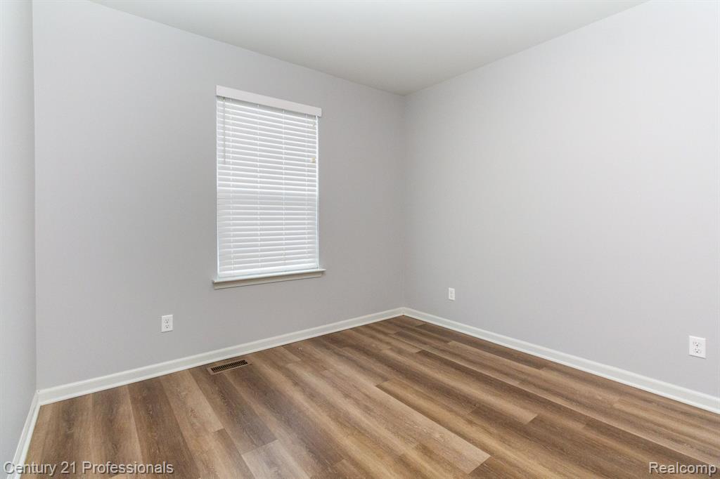4931 Treeside Lane Troy, MI 48098 - Photo 22 of 32