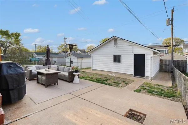 $298,000 | 5133 Goethe Avenue, St. Louis, MO 63109