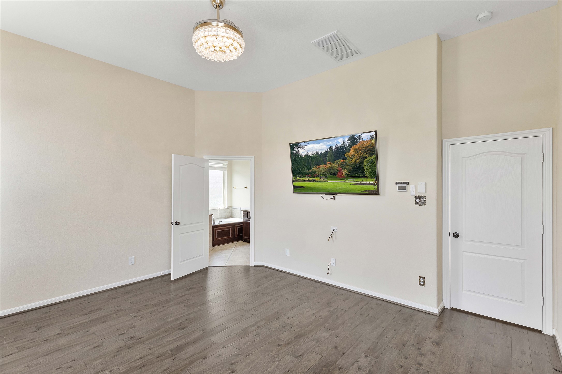 17206 Upper Ridge Lane Humble, TX 77346 - Photo 21 of 50 Primary bedroom.
