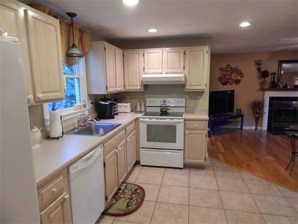 34 Miller Road Wilmington, MA 01887 - Photo 3 of 10 Gallery Image 3