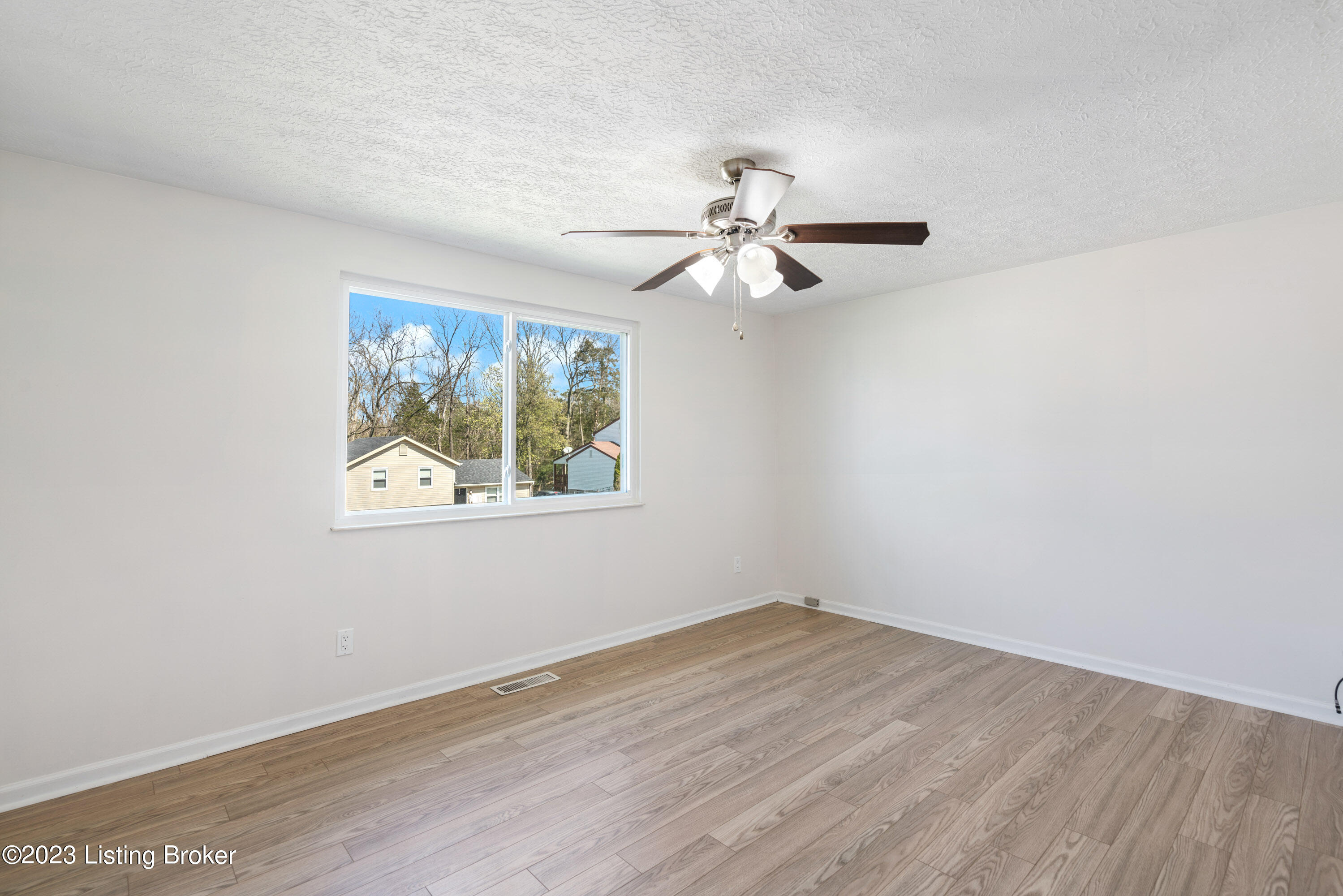 6402 Overton Road Louisville, KY 40228 - Photo 18 of 41 Bedroom