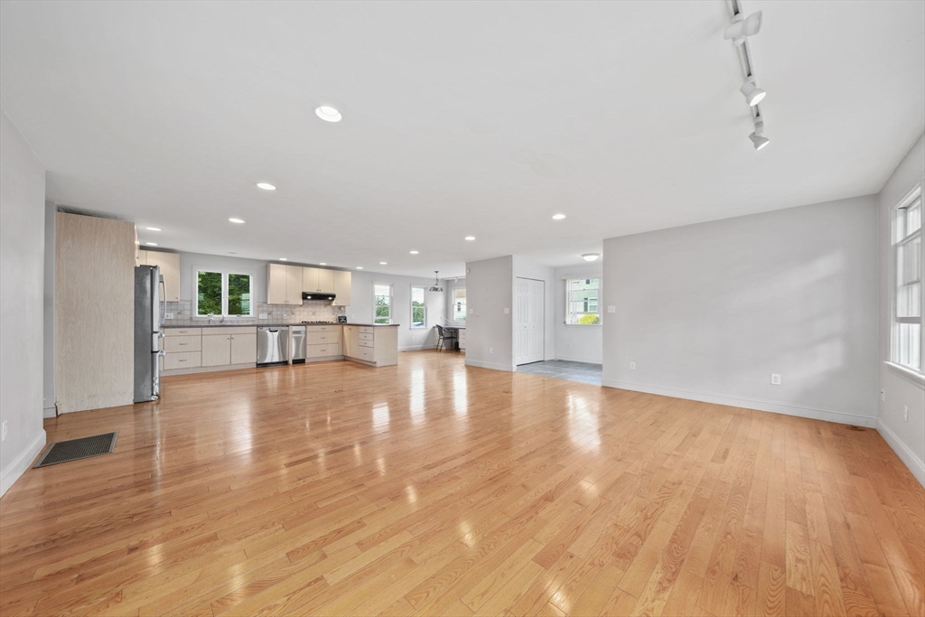 1 6th Street Hull, MA 02045 - Photo 12 of 42