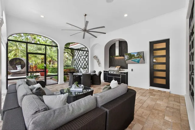 $8,999,000 | 213 VÃa Palacio, Palm Beach Gardens, FL 33418