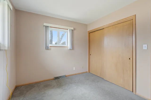 $1,800 | 537-541 North Edgelawn Drive, Unit 541, Aurora, IL 60506