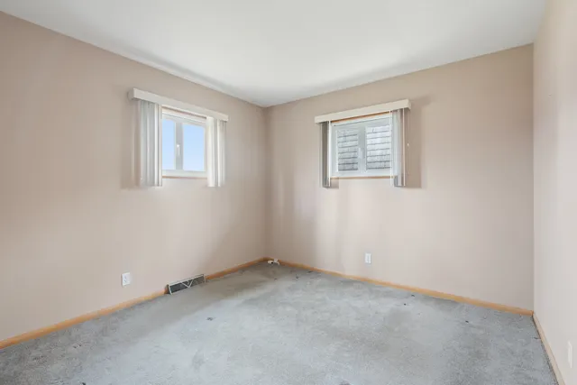 $1,800 | 537-541 North Edgelawn Drive, Unit 541, Aurora, IL 60506