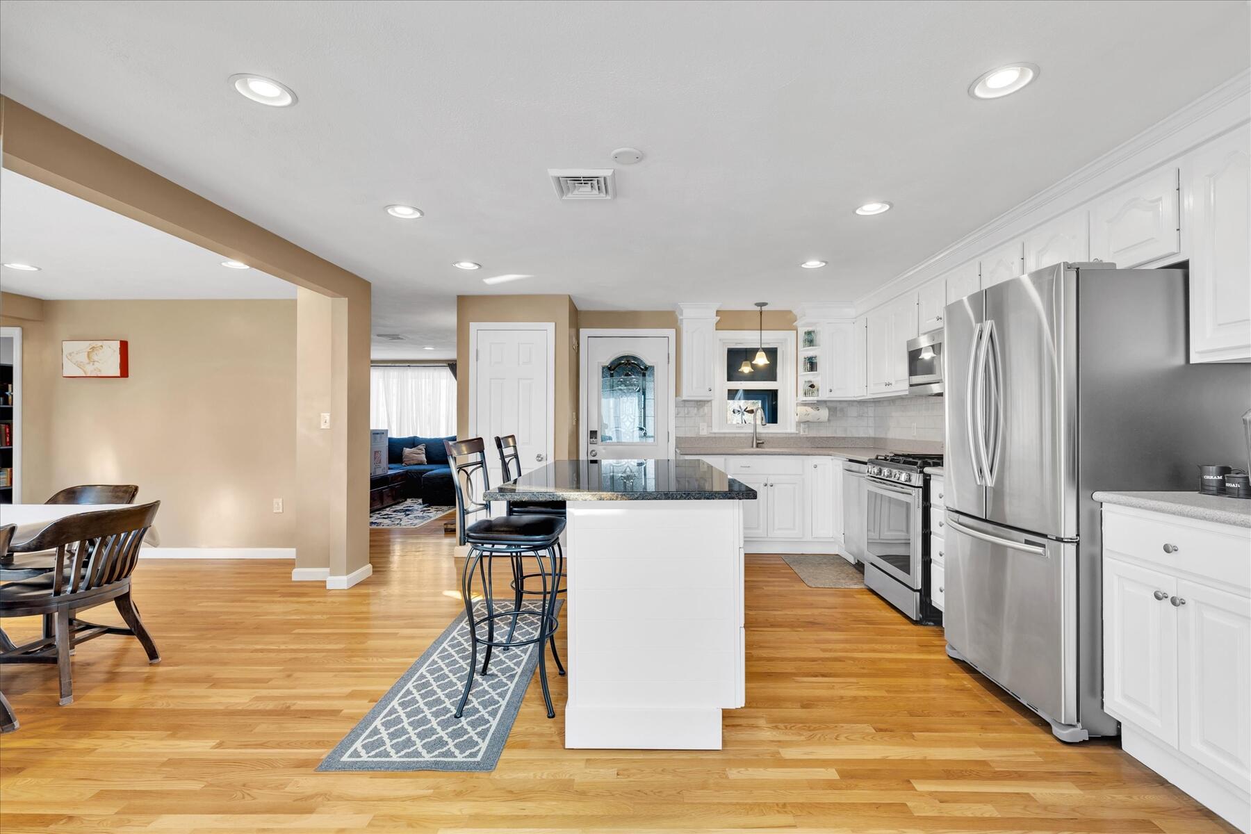 1115 Shootflying Hill Road Centerville, MA 02632 - Photo 4 of 28 07-MG_1655-r(1)