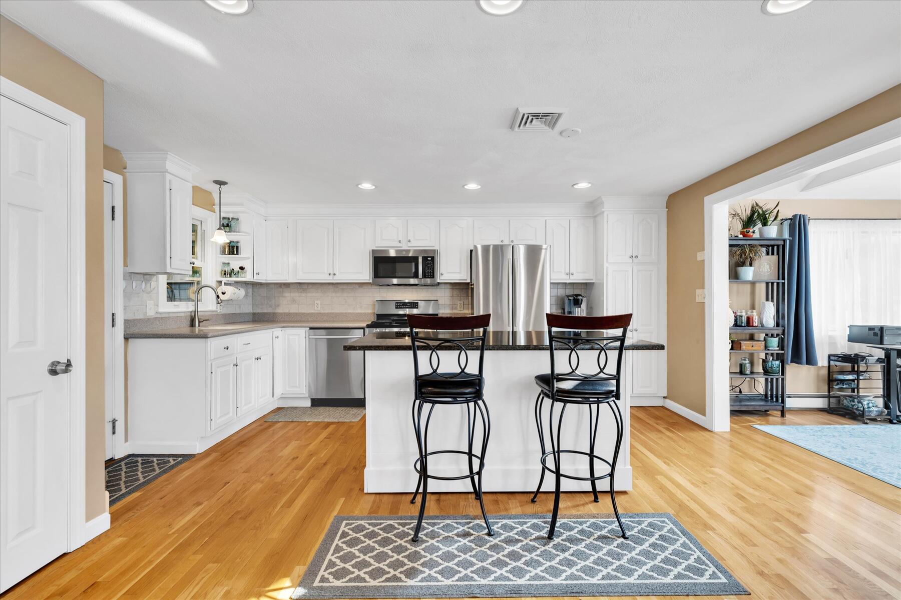 1115 Shootflying Hill Road Centerville, MA 02632 - Photo 5 of 28 08-MG_1660-r(1)