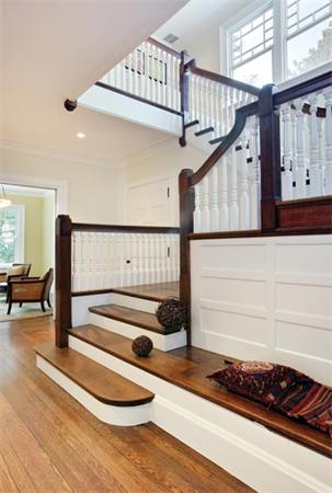 33 Kingsbury Road Newton, MA 02467 - Photo 2 of 12 a view of entryway