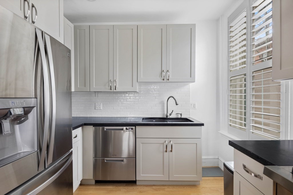 435 Main Street, Unit R1 Boston, MA 02129 - Photo 9 of 21