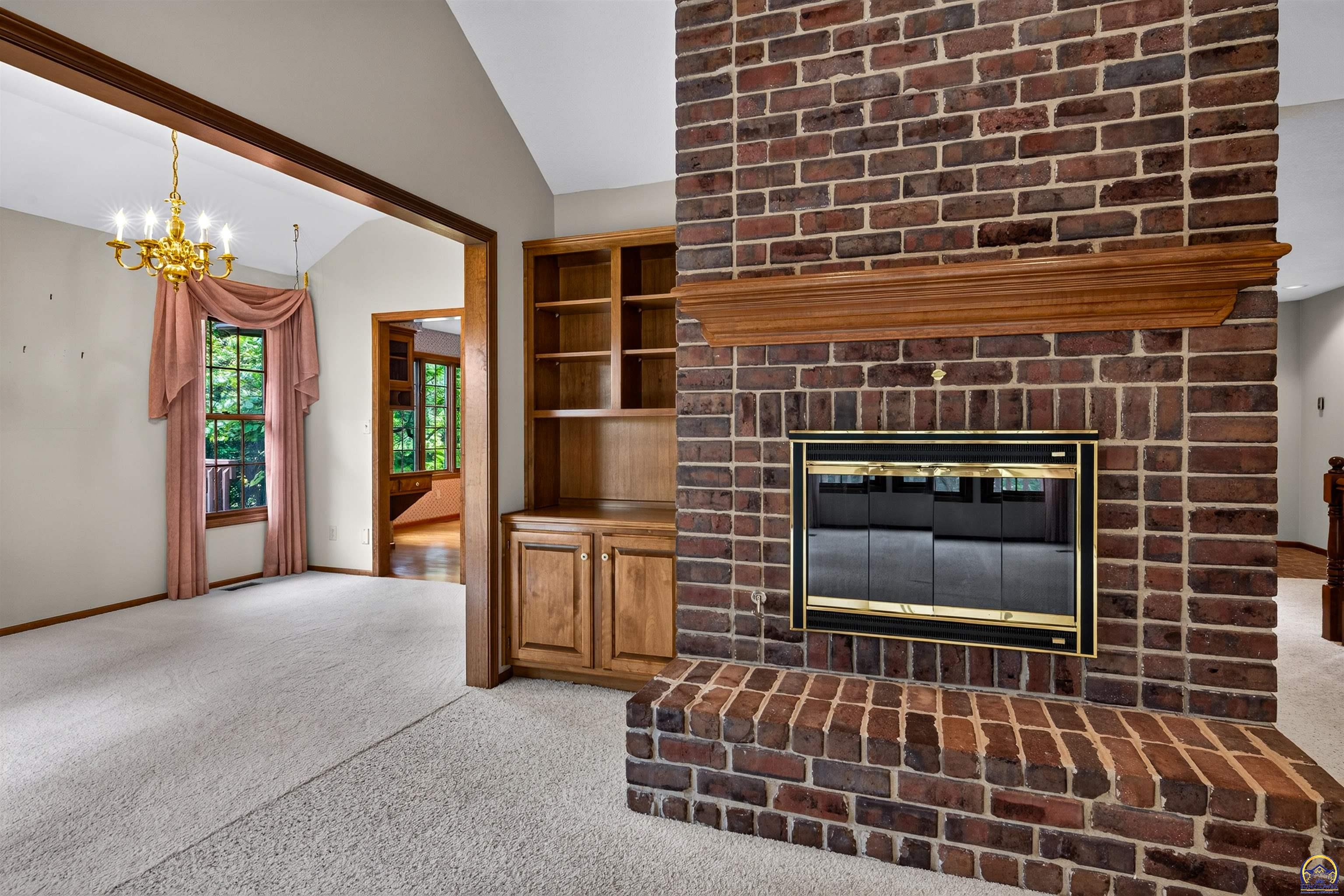 4305 Quail Pointe Road Lawrence, KS 66047 - Photo 10 of 40