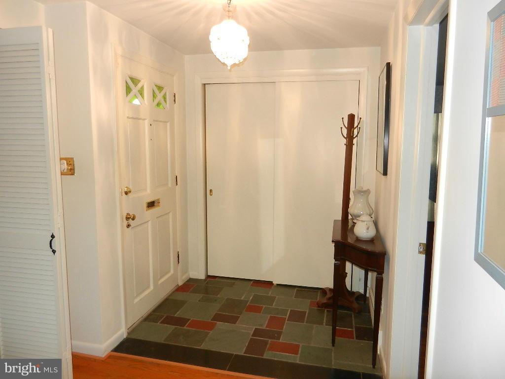 839 Windsor Road Cumberland, MD 21502 - Photo 3 of 21 Interior (General)