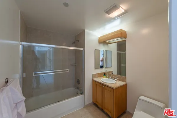 $5,400 | 12222 Wilshire Boulevard, Unit PH10, Los Angeles, CA 90025