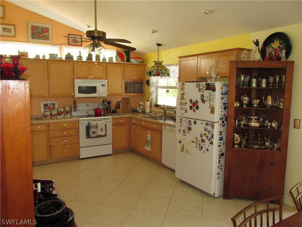 13750 Robert Road Bokeelia, FL 33922 - Photo 4 of 20 Gallery Image 4