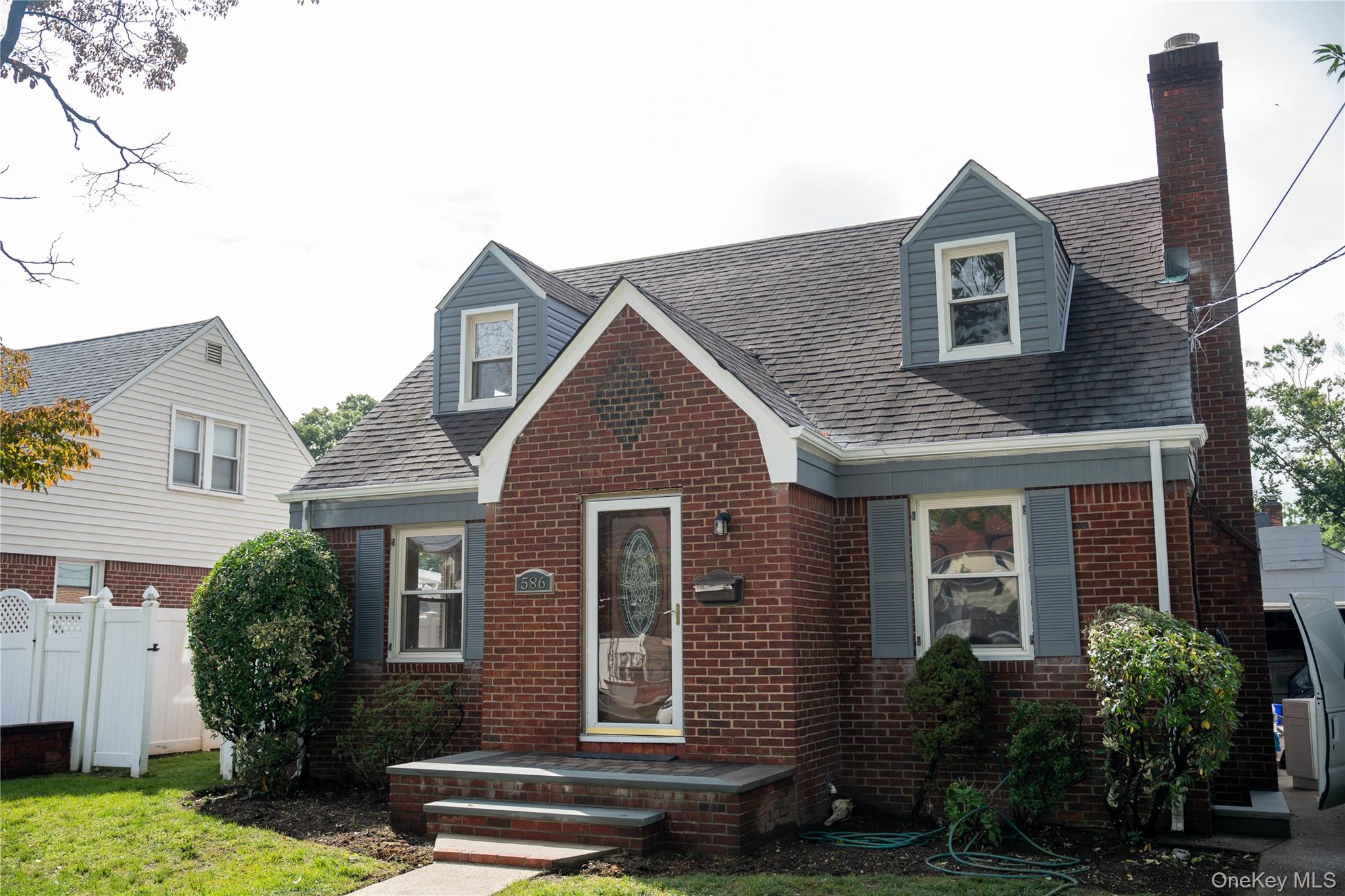 586 Stratford Road Baldwin, NY 11510 - Photo 2 of 36 Gallery Image 2