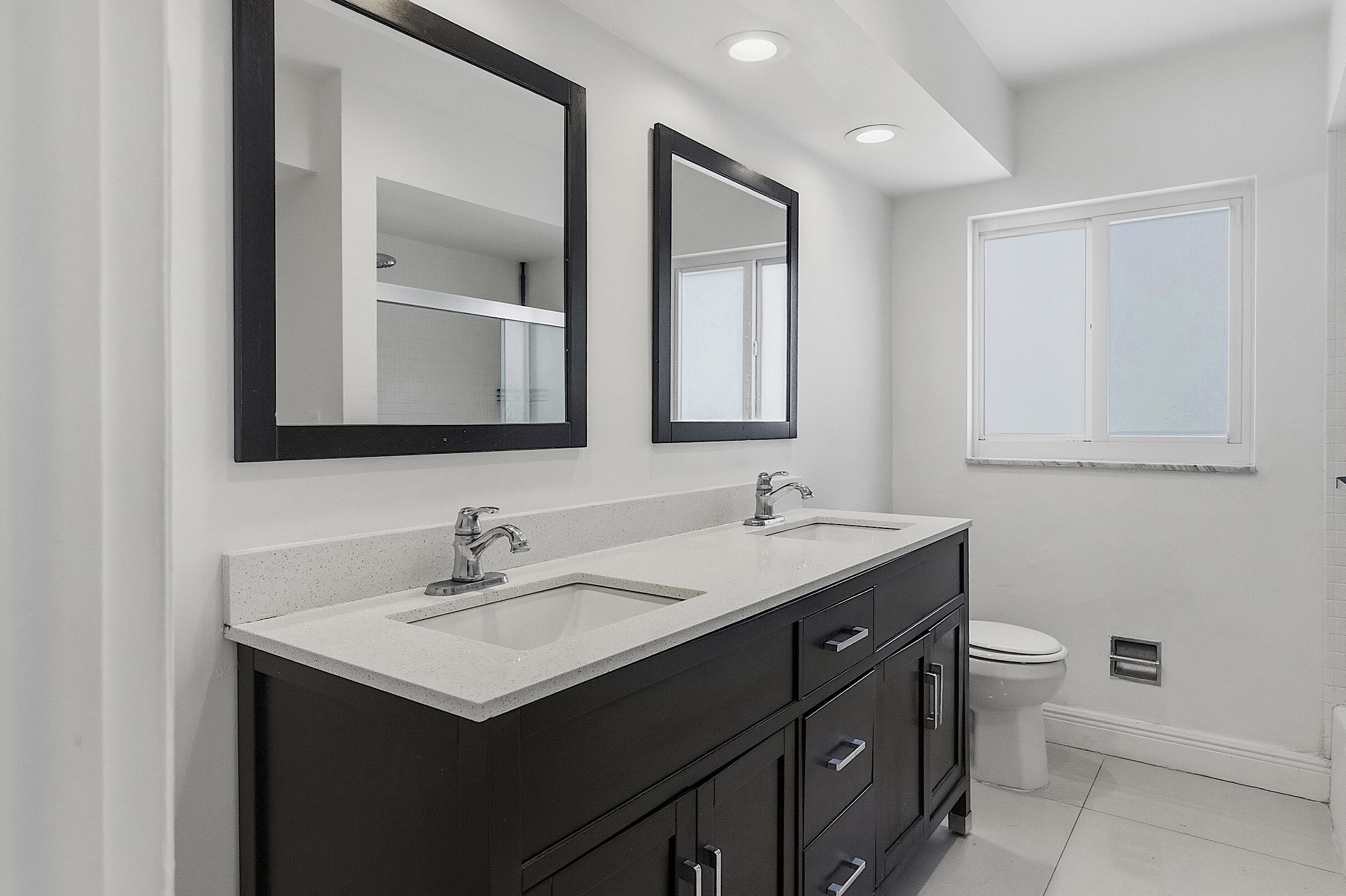2910 Northeast 40th Court Lighthouse Point, FL 33064 - Photo 18 of 49 2910 NE 40th Ct - - 017