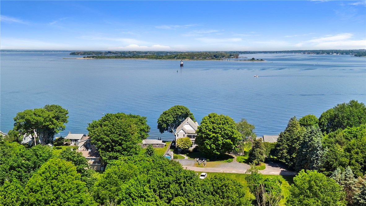 74 Therien Road Portsmouth, RI 02871 - Photo 1 of 50