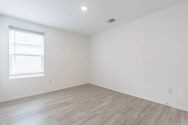 $1,500 | 6562 Runaway Row, Converse, TX 78109