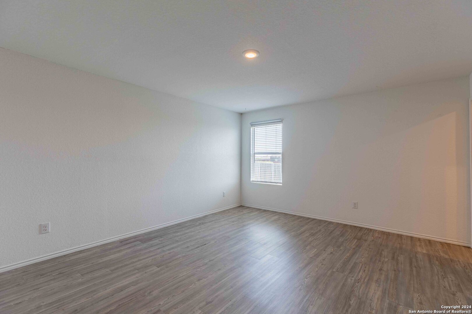 6562 Runaway Row Converse, TX 78109 - Photo 14 of 27