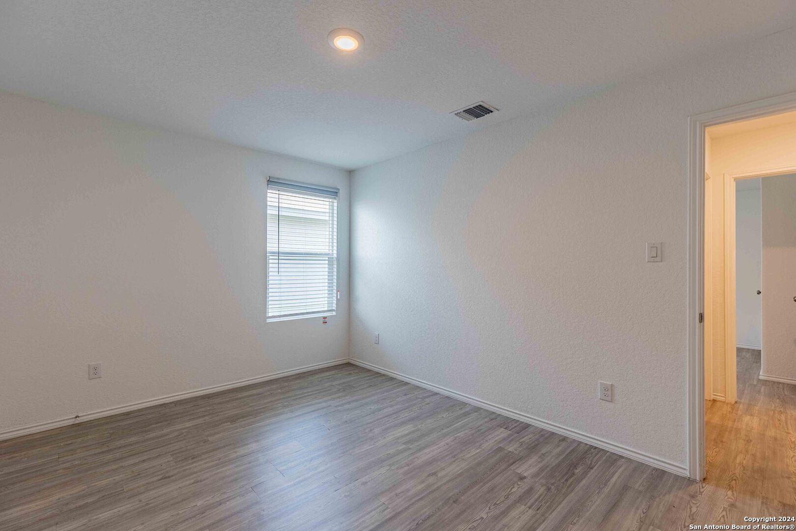 6562 Runaway Row Converse, TX 78109 - Photo 19 of 27