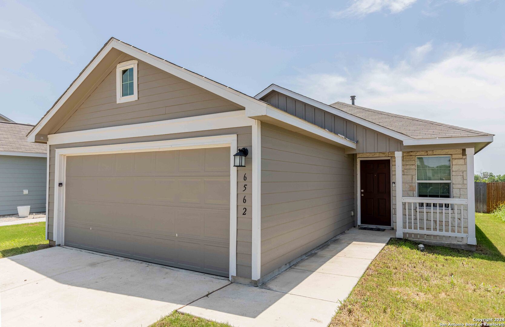 6562 Runaway Row Converse, TX 78109 - Photo 2 of 27