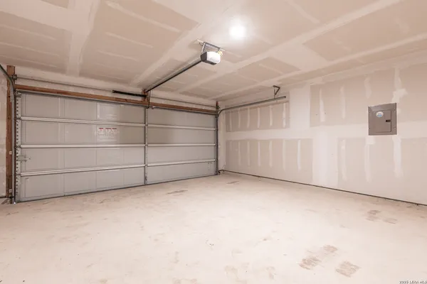 $1,500 | 6562 Runaway Row, Converse, TX 78109