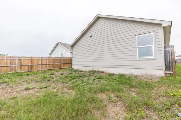 $1,500 | 6562 Runaway Row, Converse, TX 78109