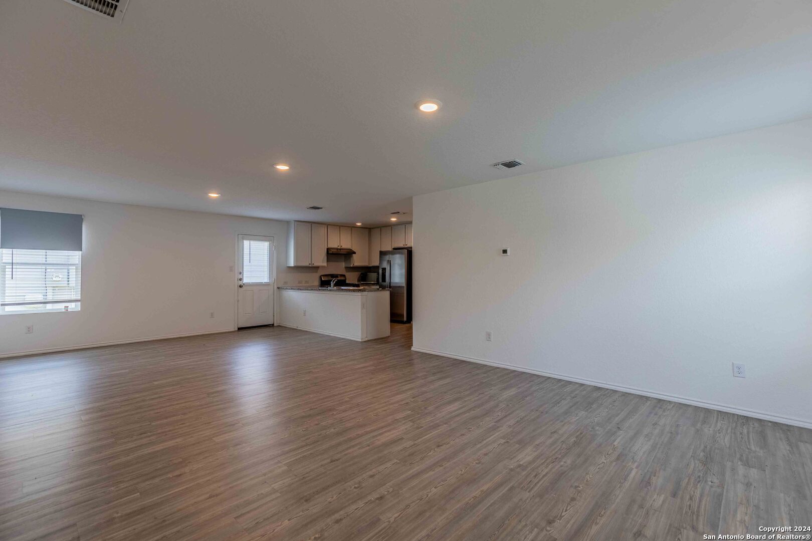 6562 Runaway Row Converse, TX 78109 - Photo 3 of 27