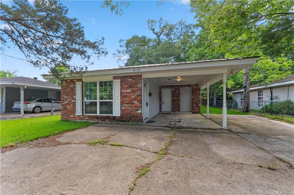 910 South Holly Street Hammond, LA 70403 - Photo 1 of 15