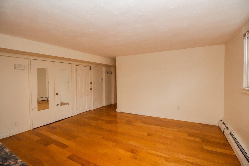 95 Chestnut Street, Unit 1B Brookline, MA 02445 - Photo 4 of 7