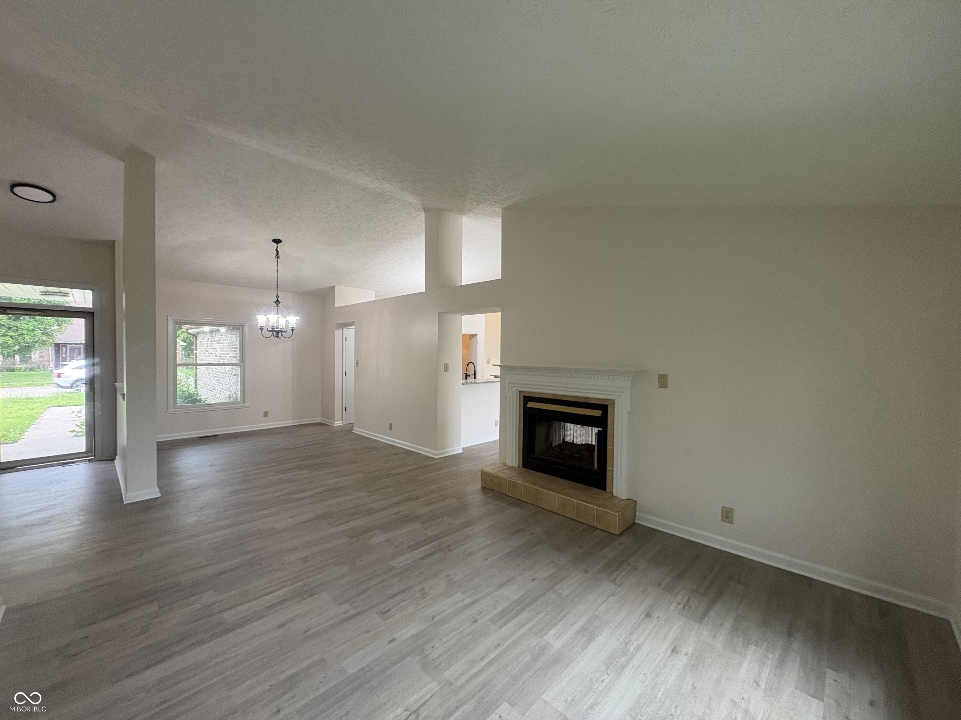 7630 Lippincott Way Indianapolis, IN 46268 - Photo 6 of 20