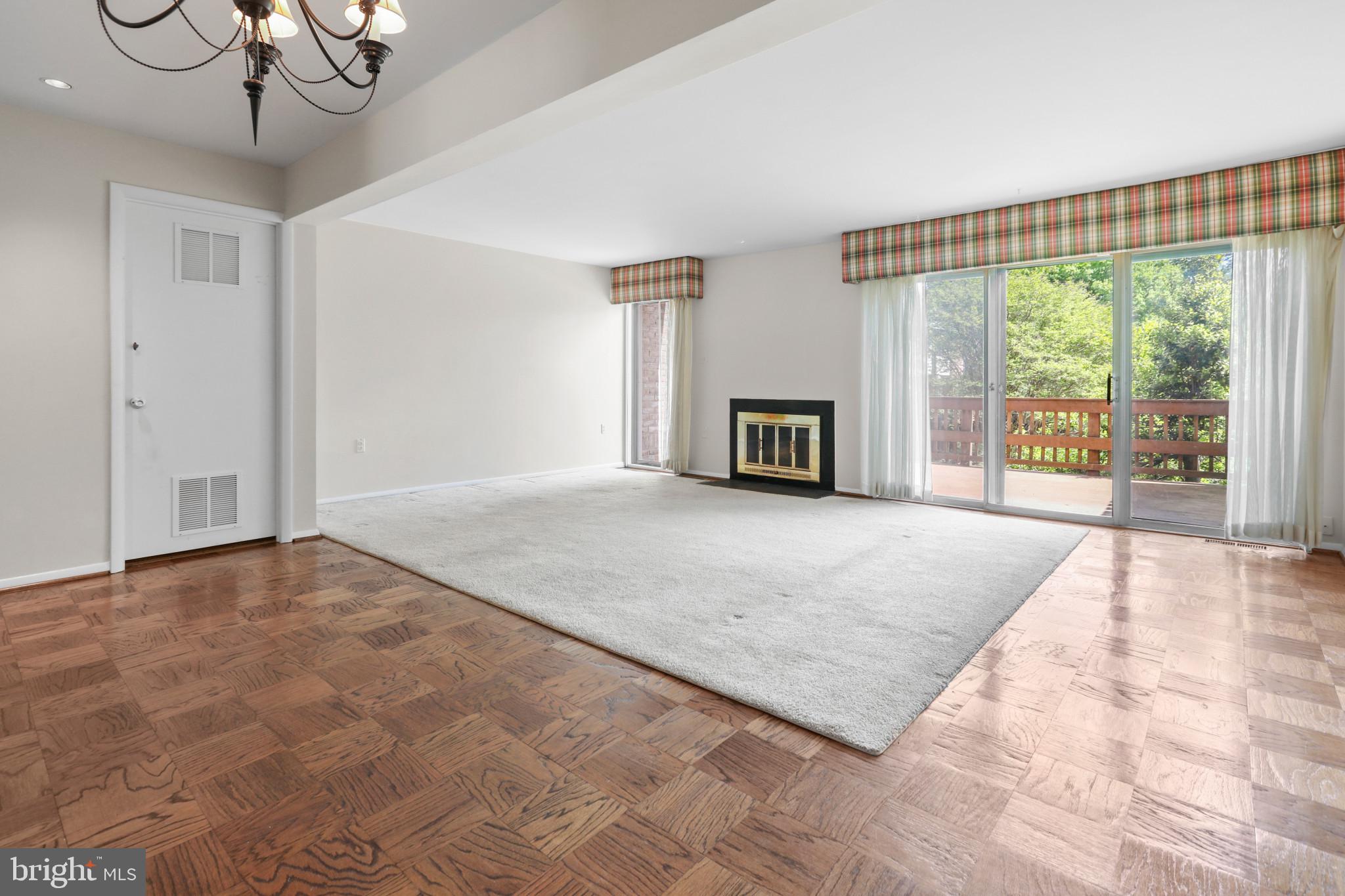 1989 Greenberry Road Baltimore, MD 21209 - Photo 11 of 35 Gallery Image 11