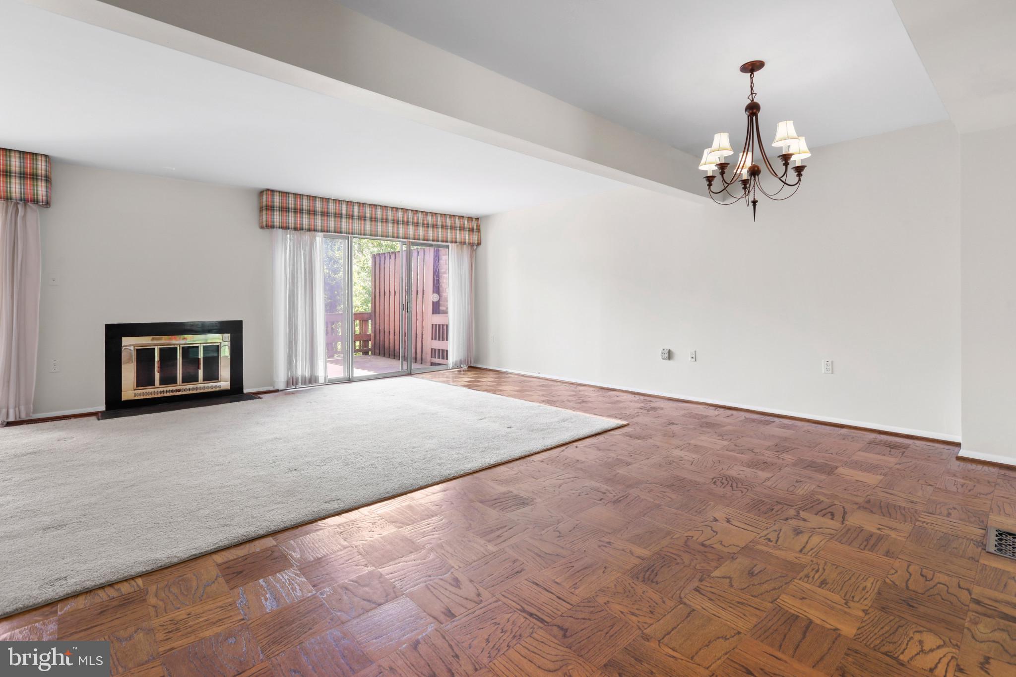 1989 Greenberry Road Baltimore, MD 21209 - Photo 12 of 35 Gallery Image 12