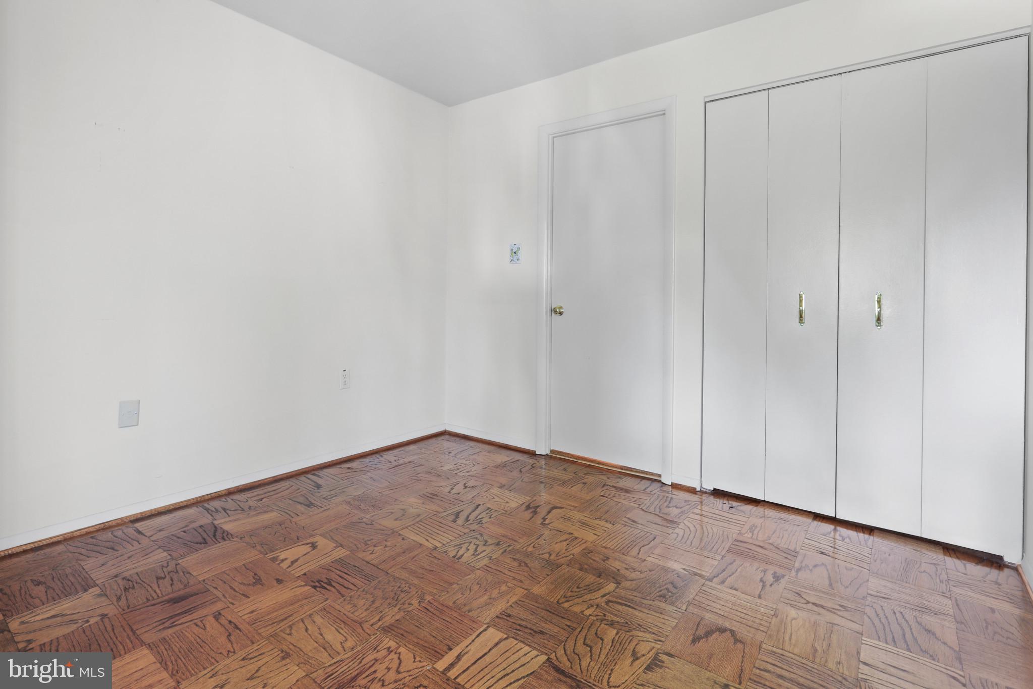 1989 Greenberry Road Baltimore, MD 21209 - Photo 22 of 35 Gallery Image 22