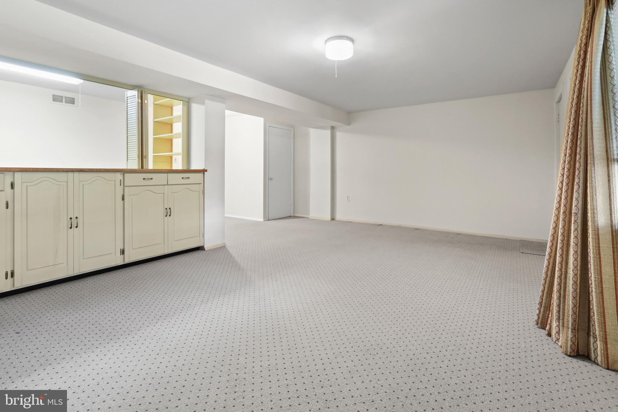 1989 Greenberry Road Baltimore, MD 21209 - Photo 30 of 35 Gallery Image 30