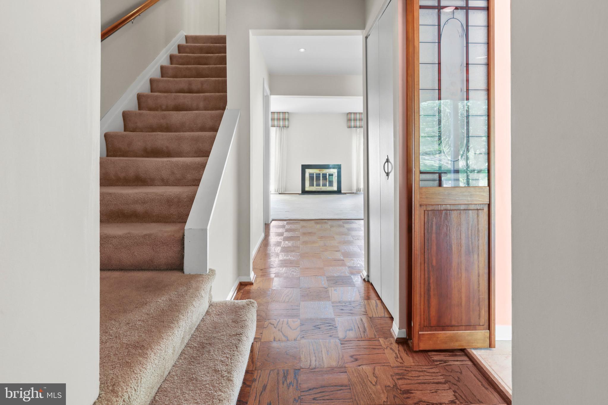 1989 Greenberry Road Baltimore, MD 21209 - Photo 5 of 35 Gallery Image 5