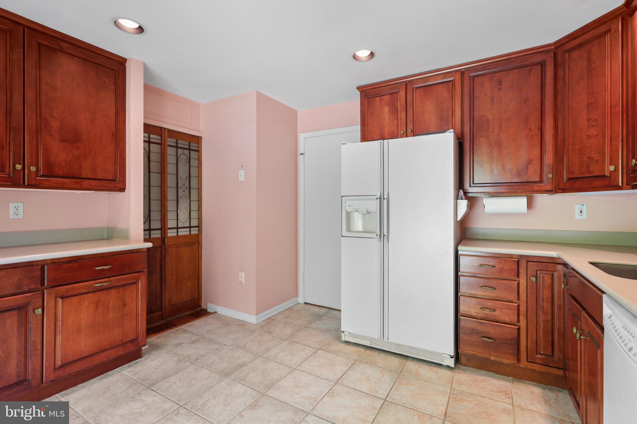 1989 Greenberry Road Baltimore, MD 21209 - Photo 9 of 35 Gallery Image 9