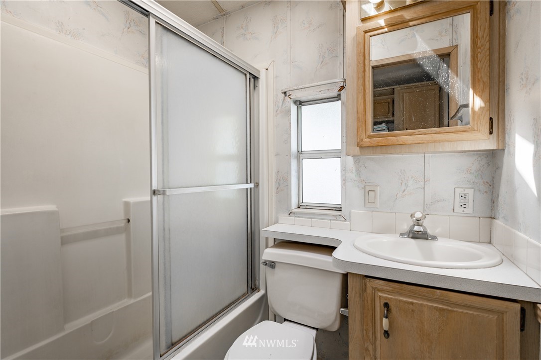 3237 Robertson Road Bellingham, WA 98226 - Photo 13 of 22 Gallery Image 13