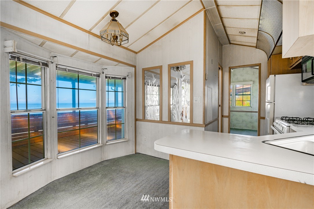 3237 Robertson Road Bellingham, WA 98226 - Photo 10 of 22 Gallery Image 10