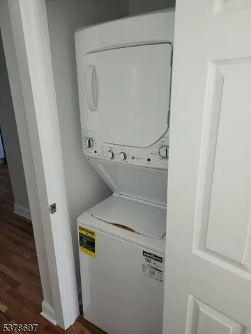 a close up view of a washer and dryer