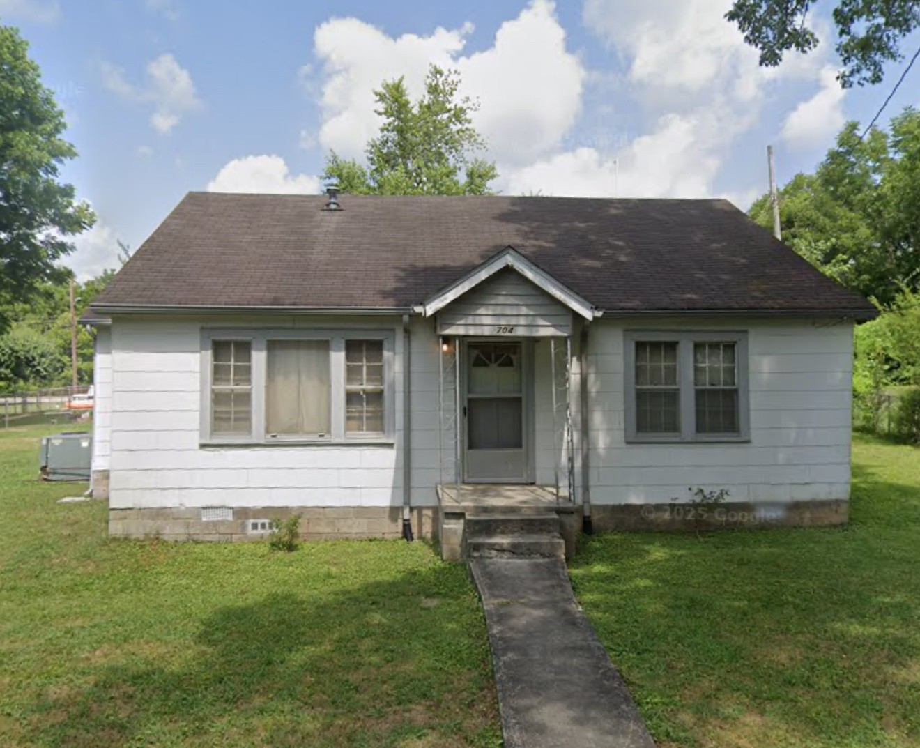 704 College Street Manchester, TN 37355 - Photo 1 of 1 Gallery Image 1