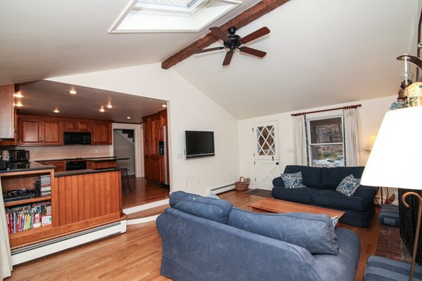 9 Loading Place Road Manchester, MA 01944 - Photo 7 of 29 Gallery Image 7