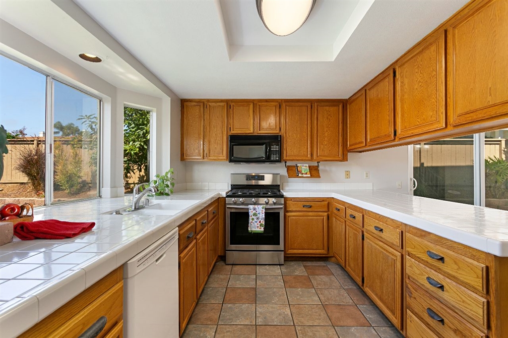 1925 Elm Ridge Drive Vista, CA 92081 - Photo 7 of 25
