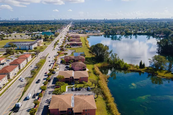 $2,150 | 2020 Northwest 119th Street, Unit 1121, Miami, FL 33167
