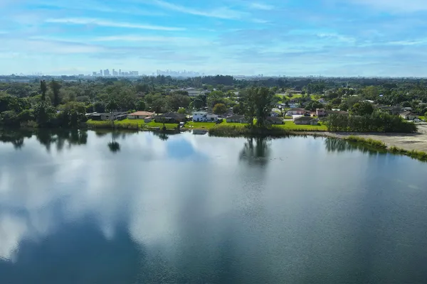 $2,150 | 2020 Northwest 119th Street, Unit 1121, Miami, FL 33167
