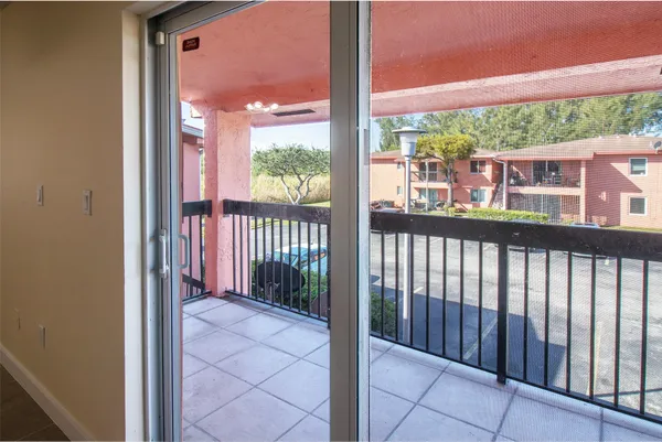 $2,150 | 2020 Northwest 119th Street, Unit 1121, Miami, FL 33167