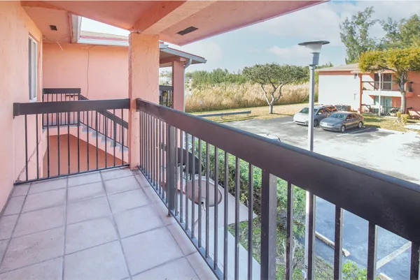 $2,150 | 2020 Northwest 119th Street, Unit 1121, Miami, FL 33167