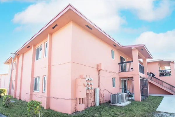 $2,150 | 2020 Northwest 119th Street, Unit 1121, Miami, FL 33167