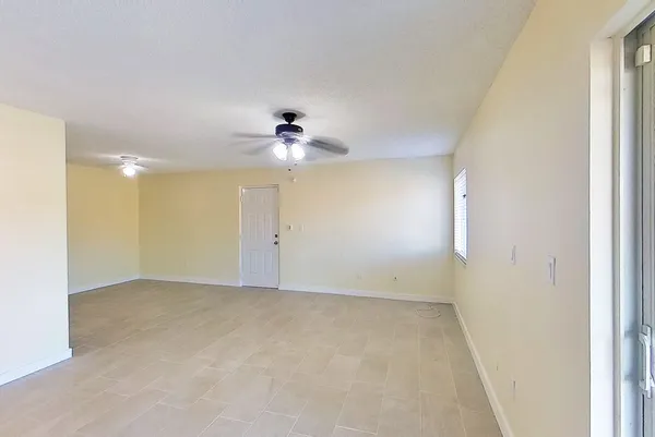 $2,150 | 2020 Northwest 119th Street, Unit 1121, Miami, FL 33167