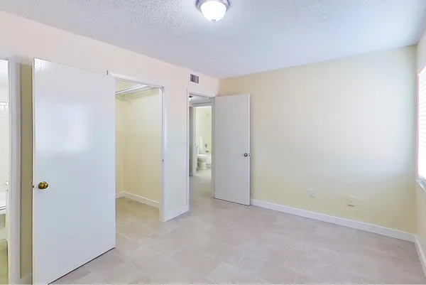 $2,150 | 2020 Northwest 119th Street, Unit 1121, Miami, FL 33167