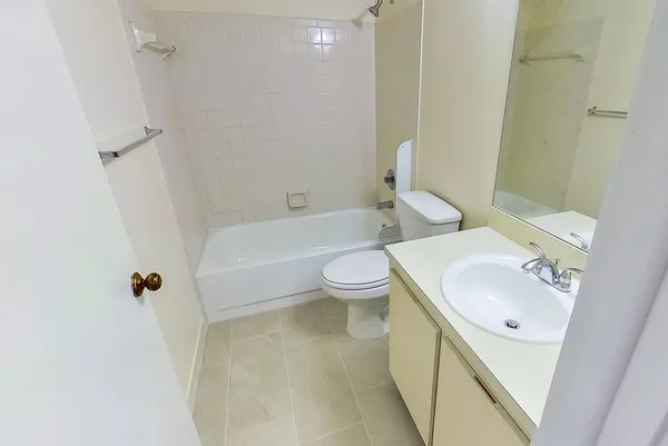 $2,150 | 2020 Northwest 119th Street, Unit 1121, Miami, FL 33167